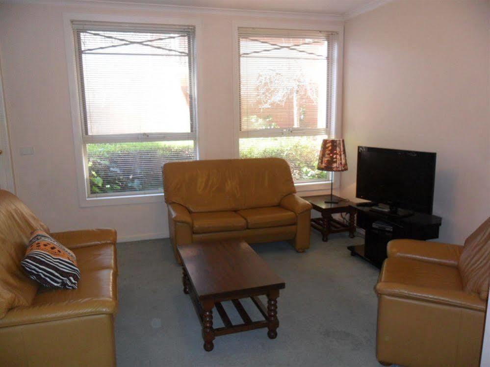 Box Hill Studio Apartment 2 ภายนอก รูปภาพ
